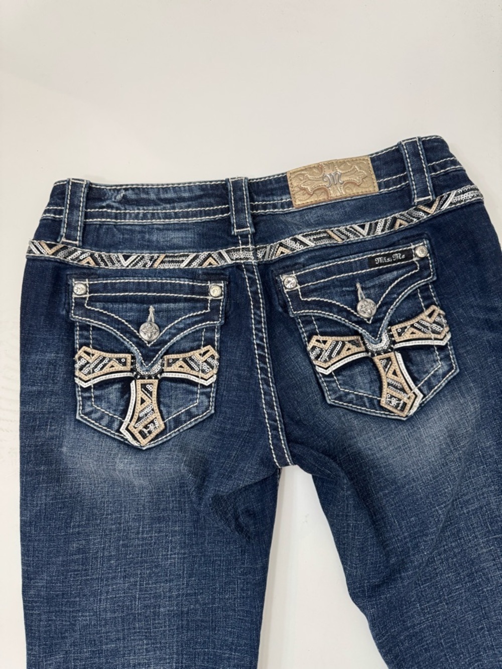 Miss Me Signature Boot Cross Bedazzled Pockets Jeans Size 29